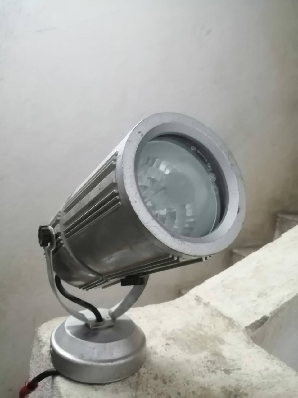 عند هبوب الرياح والعواصف: "اللهم إني أسألك خيرها وخير ما فيها، وخير ما أرسلت به، وأعوذ بك من شرها وشر ما فيها، وشر ما أرسلت به".
متاح بغداد الغزالية خلف جامع ام القرى *********** للاستفسار بي وتس
