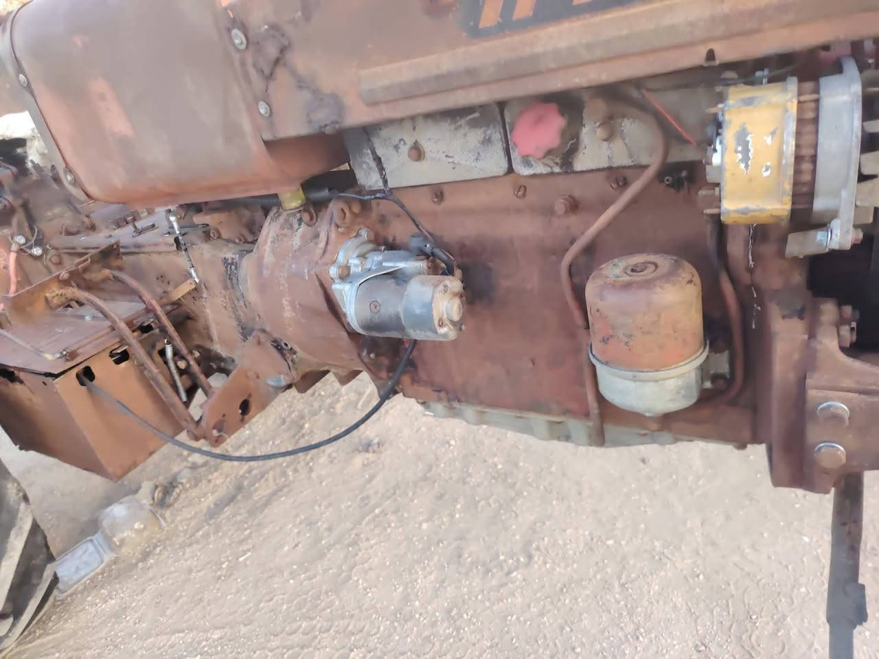 للبيع عنتر موديل 87 مكينه بلاديه وجاهزه نكره سلف بيهه سنويه بس بدون تحويل محرك جديد قطربخار مابيهه السعر 3500بيه مجال المكان بابل للاستفسار ***********
