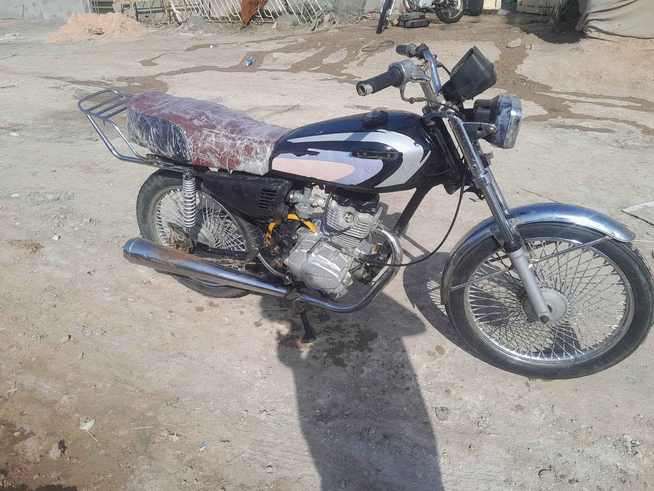 سلام عليكم دراجه للبيع تايكر موديل 20كلك دراجه مكفوله لا تبخير لا تنقيص لا تنكيط سعر 275وبيه مجال مكاني عفج رقمي***********بيه وتساب
