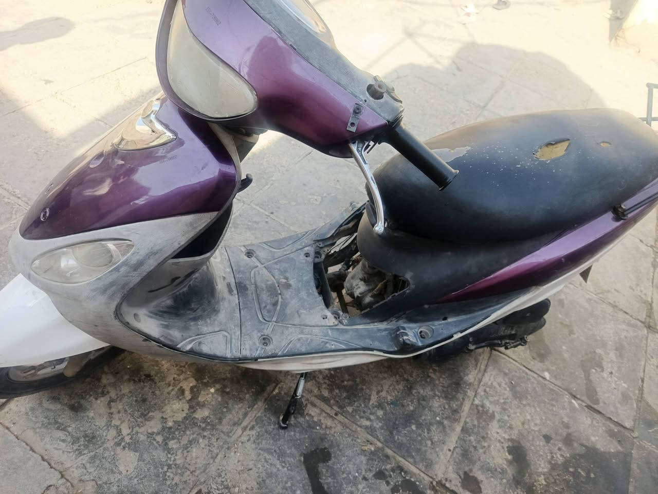 سلام عليكم ماكس منغولي
ما مفتوحه بيه صوت بس بل دشالي مال الكير يعني شغل يدك ما تكلفك عشره وإذ مصلح خمسه وعشرين دراجه مال كرب ربع تشر صارله عندي بس بلك بد لله الله شاهد دراجه عوزه ترتيب قليل كفراته الصليه موجوده عندي وهاي الكفرات أهم وياهن دراجه سلف هندر ٥٥٠ وبيه مجال شوفت عينك ما مغسوله 
خاص موجود واتساب موجود ***********
