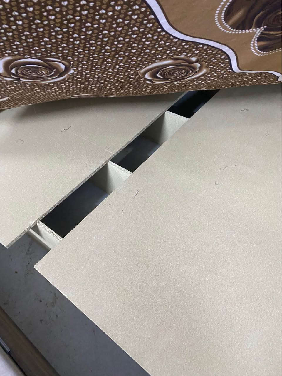 غرفه نوم 6قطع بحاله جيدا جدا
مع دوشك طبي هديه
السعر ٤٥٠  الف موصل, نينوى


**إذا كنت صاحب هذا الإعلان وتريد حذفه لأي سبب، رجاءا أرسل رسالة إلى الدعم الفني**