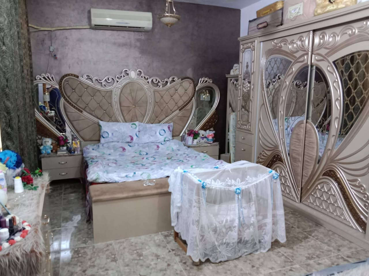 الفلوجه بيت في الجريف الثاني صاد على حي العسكري شارع مبلط 11 شارع مساحه البيت 195 البيت كافي البيت ثانوي طابق واحد بيت حيل مرتب كل شيء كامل بيه ما عدا الطرمه ما مطبقه السعر 115 مليون في مجال بسيط درهم مراوح رقم الهاتف***********
