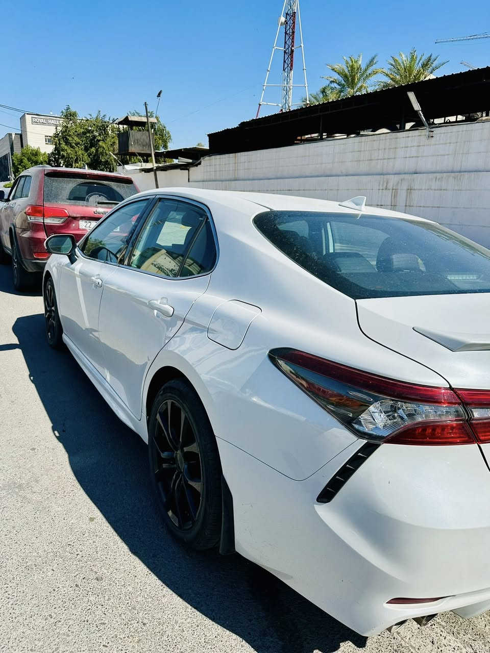 🚗 للبيع: تويوتا كامري هايبرد XSE 2022 فول مواصفات

📍 الموقع: (بغداد المنصور)

🔑 تفاصيل السيارة:

الموديل: 2022
الفئة: XSE فول مواصفات

ماشيه: 27mi

اللون الخارجي: (ابيض صدفي)
اللون الداخلي: جلد فاخر (اسود مات) 🪑

🔥 المواصفات:• 
فتحه سقف 
مقاعد جلد فاخر 🔥
• تدفئة  للمقاعد الأمامية
• تحكم كهربائي كامل للمقاعد
• نظام تشغيل ذكي بدون مفتاح (Push Start)
• مفتاح ذكي Smart Key
.تحكمات ستيرن جهتين 
.تدفئه ستيرن 
شاشه وسطيه كبيره 
شاشه اعطال كبيره
8 وسائد هوائيه (ايرباك)
اوتو كار بلي /أندرويد اوتو
سماعات JBL
• مثبت سرعة ذكي (Cruise Control)
• حساس أمامي وخلفي
• كاميرا خلفية
• Climate Control منفصل
:::::::::::::::::::::::::::::::::::::::::::::
حادث السياره سطحي بنيد راجع ليوره ومبدل البنيد  وجاملغات كلير
لغد شاصي ايرباك راديتر بدنه  كير مكينه كله بلادي ومكفول
.
للاستفسار  
***********
غير متواجد سوشل ميديا
