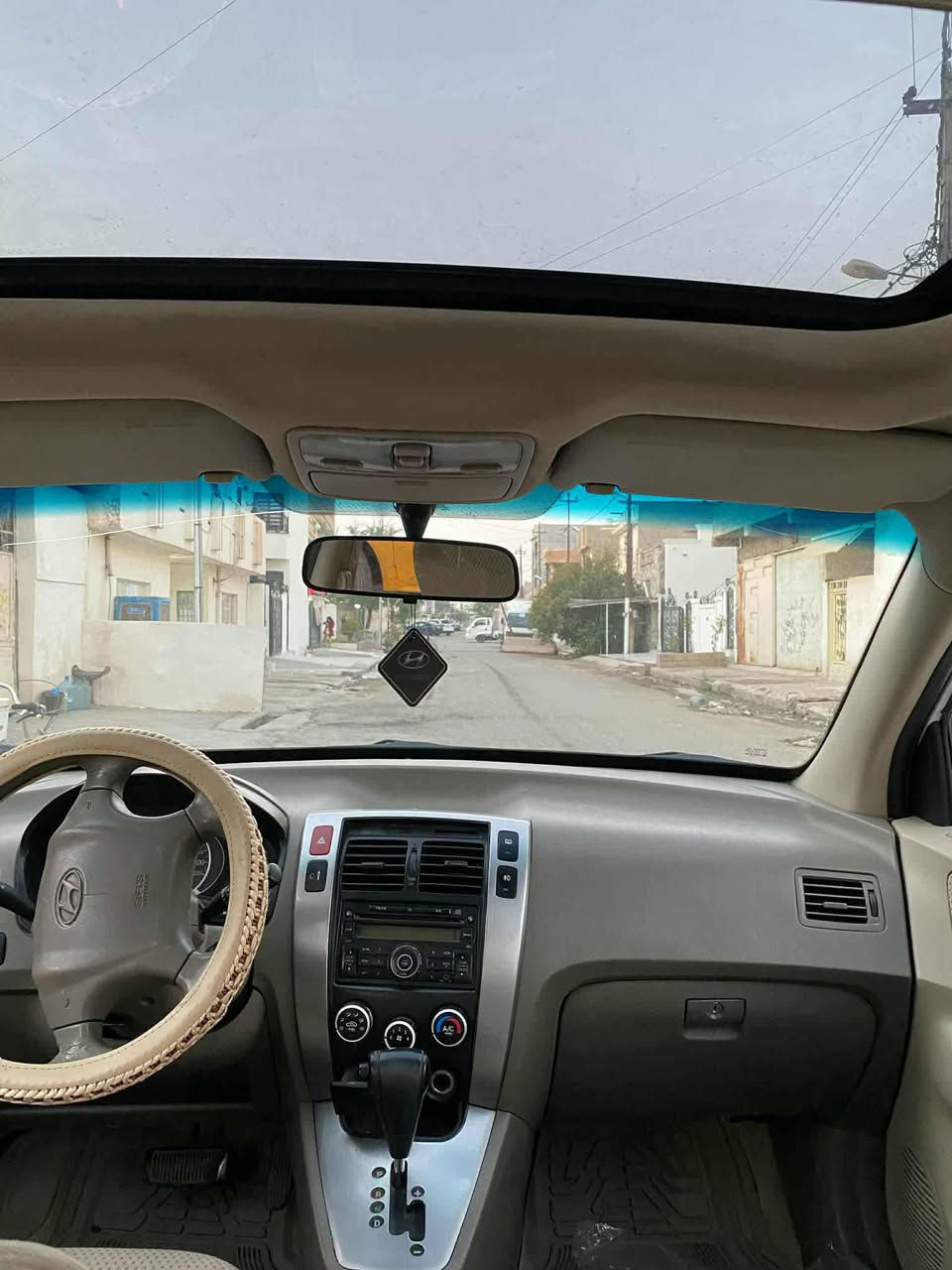 السلام عليكم
توكسن للبيع 2009
رقم اربيل جديد
صبغ بيها فقط المحدد بل بوند
اخواني اني مكلف بل نشر 
للتواصل مع صاحب السياره
***********
