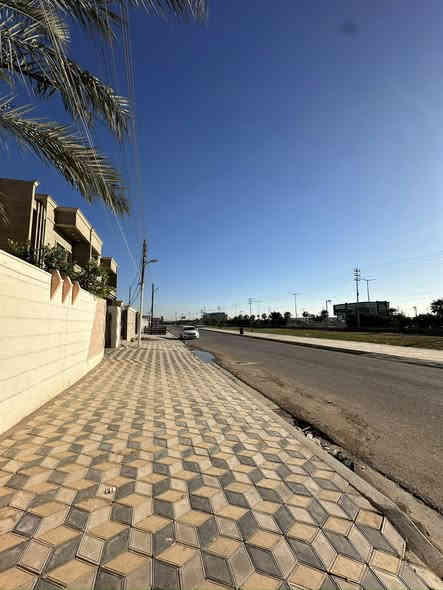 دار للايجار  منظمة او شركة ع طريق القادسيه مباشر
مساحة 600متر 
يحتوي ع سويت + 6غرف نوم+ هول + ستقبال  + مطبخ  + كراج سياره + حديقه 
؛ الاستفسار  اتصال ع 
***********
