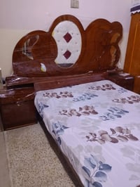 تخت • امرايه • سرير • مرايا • تخت نوم • اثاث منزلي • اثاث موصل • غرفة ...