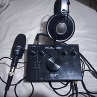 هذه حزمة تسجيل صوتي متكاملة M-Audio AIR 192|4 Vocal Studio Pro. تتضمن ...