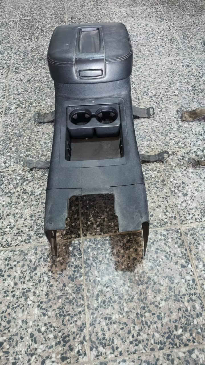 السلام عليكم يوفر لكم مجمع الشمري قطع غيار تاهو يوكن جمس رقمي ***********
