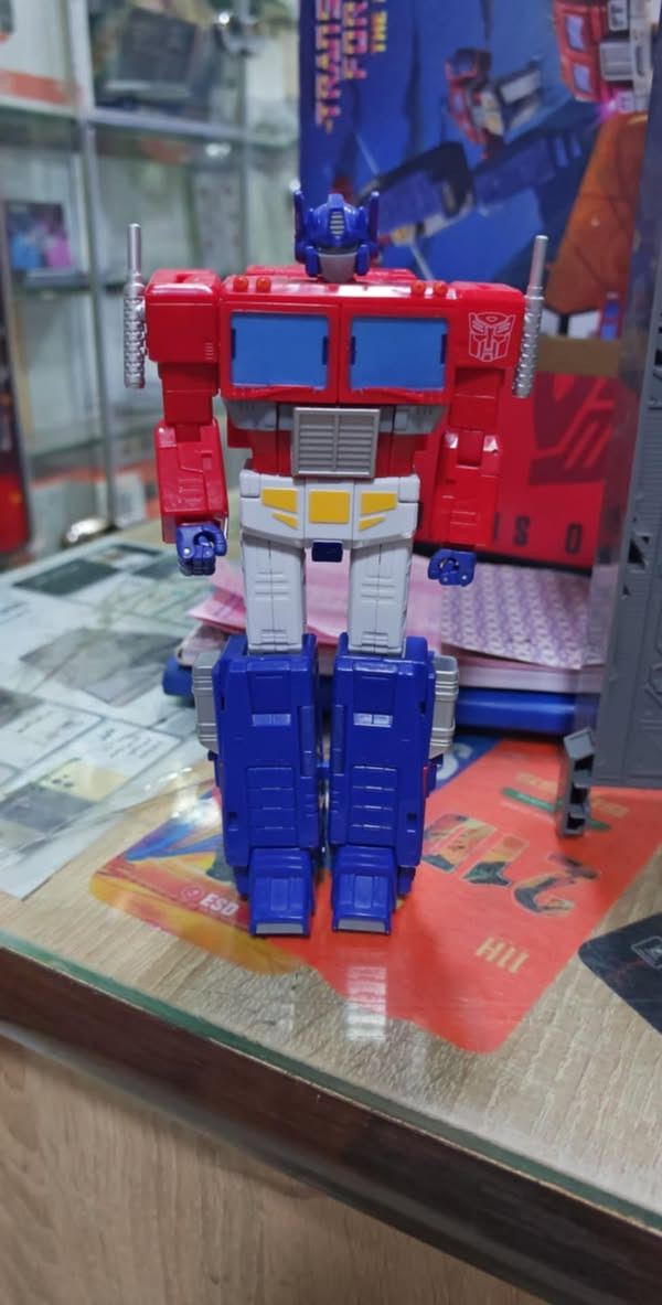 مجسم أوبتيموس برايم (Optimus Prime) من سلسلة Transformers Studio Series 86 Commander Class، المستوحى من شخصيته في فيلم Transformers: The Movie.  
السعر خاص
متوفر توصيل لجميع محافظات العراق


**إذا كنت صاحب هذا الإعلان وتريد حذفه لأي سبب، رجاءا أرسل رسالة إلى الدعم الفني**