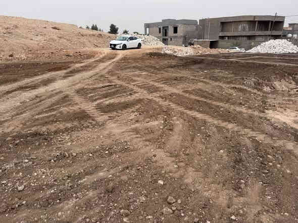 للبيع او مراوس بسياره 
قطعه ارض في حي الرفاق سكنيه مرقمه مساحتهه اكثر من ٢٥٠ متر كاع عدله سعرهه ١٣ مليون وبيهه مجال الاستفسار ***********
