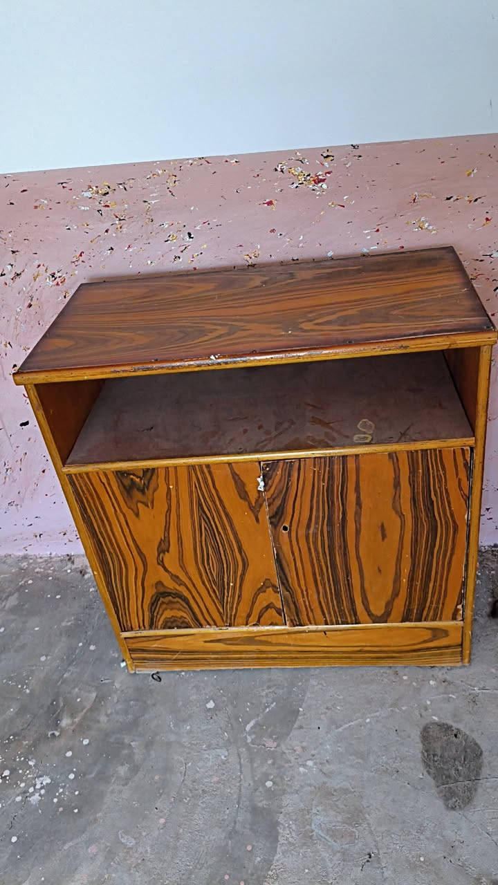 غرفت اخشاب للبيع قيم بل يحبه الله الشراي يتفضل هاذا رقمي ***********
