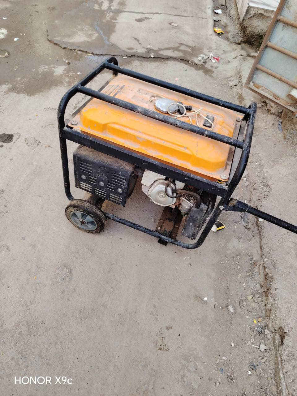 500 وبيه مجال الموقع بعقوبه العزات شارع البحيره
التواصل على هذه الرقم 
*********** بعقوبة, ديالى
