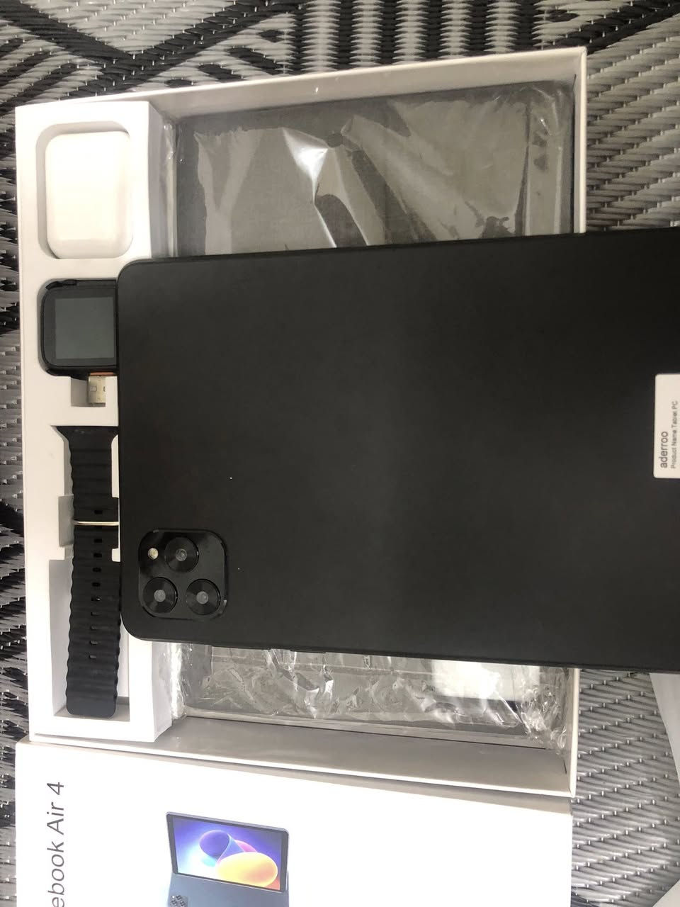 السلام عليكم اخوان ايباد للبيع
ايباد NtebookAir4
ذاكراه 512
جديد بل كارتون معا شاحنه و كفر و كيبورد و ساعة الاكترونية و سماعات ايربود و شاحنه اصلية 
السعر 130 وبي مجال شراي تعال خاص 
مكاني كراج الشمال موصل


**إذا كنت صاحب هذا الإعلان وتريد حذفه لأي سبب، رجاءا أرسل رسالة إلى الدعم الفني**
