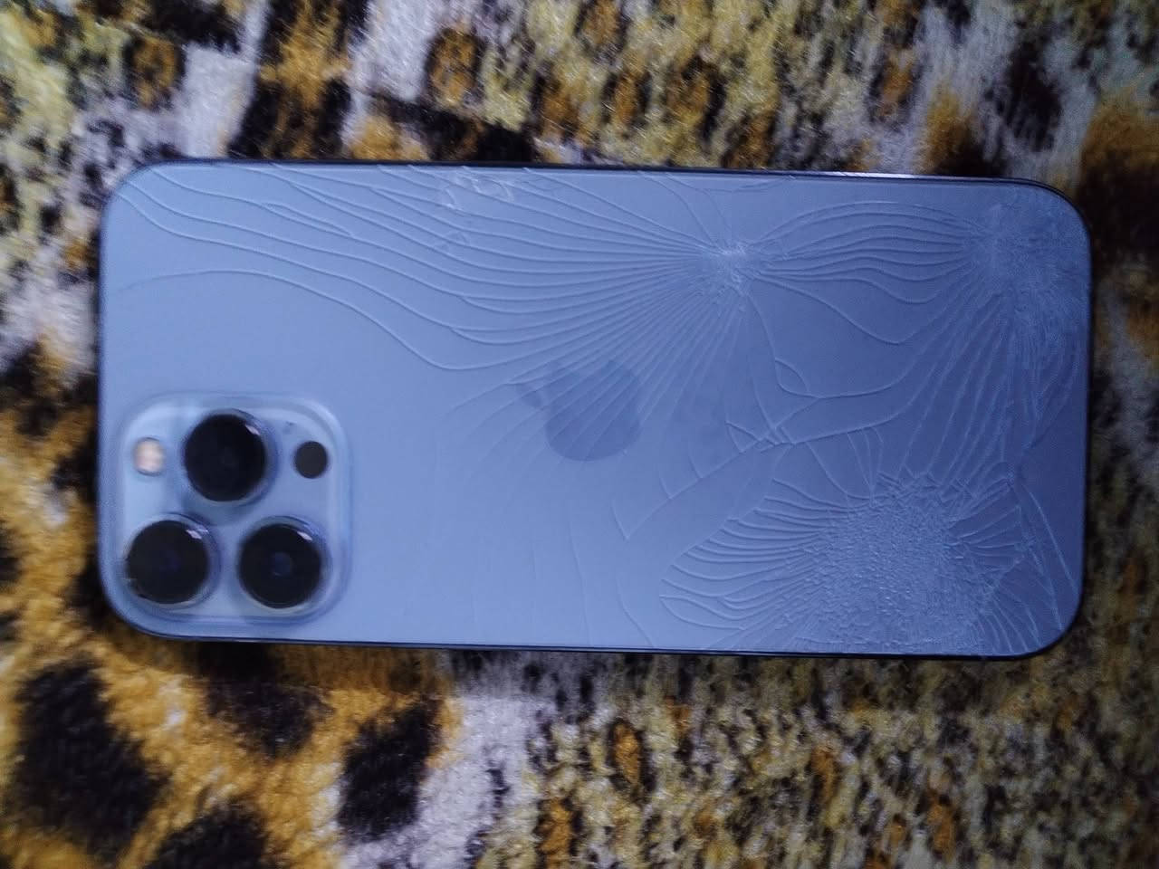 السلام عليكم
ايفون 13برو ماكس نضيف مثل ماواضح مبدل شاشه عاديه       بطاريه 83 

سعره 450 عنواني بغداد البلديات
***********
