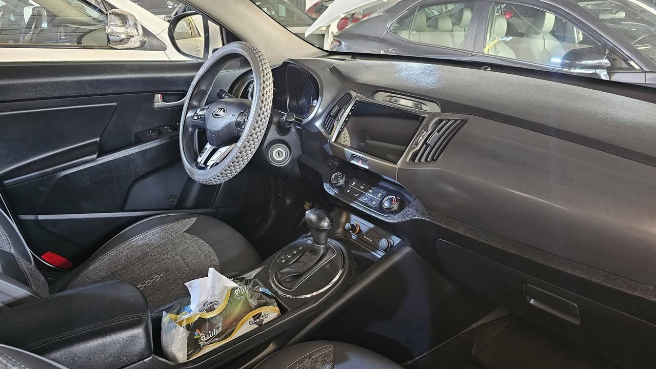 🚗 للبيع — فرصة مميزة 🔥
كيا سبورتج 2013
وارد كوري / خليجي 🇰🇷
ممشى 118 ألف كم فقط
كليننننننننننننننننننننننننن
✔️ رقم اربيل 
✔️كلين بدون اي ضرر او صبغ 
✔️لون ابيض المرغوب 
✔️ كير أوتوماتيك
✔️ مكيف بارد جداً
✔️ سيارة نظيفة استخدام شخصي
✔️ محرك اقتصادي وقوي 16 (4)
✔️ فحص كامل مكمل 
✔️ هزة + سنوية جديد 2029 
✔️كوبون جديد باركود

السيارة تصنيعها 2013
لكن موديلها 2014
📌 يسموه: 👉 Production year vs Model year
✨ السيارة بحالة ممتازة جداً ومُحافظ عليها
✨ مناسبة للعائلة والاستخدام 
💰 السعر: 150 $ دولار (قابل للتفاوض للجادين)
📍 الموقع: ——— الموصل الجانب الايسر


**إذا كنت صاحب هذا الإعلان وتريد حذفه لأي سبب، رجاءا أرسل رسالة إلى الدعم الفني**