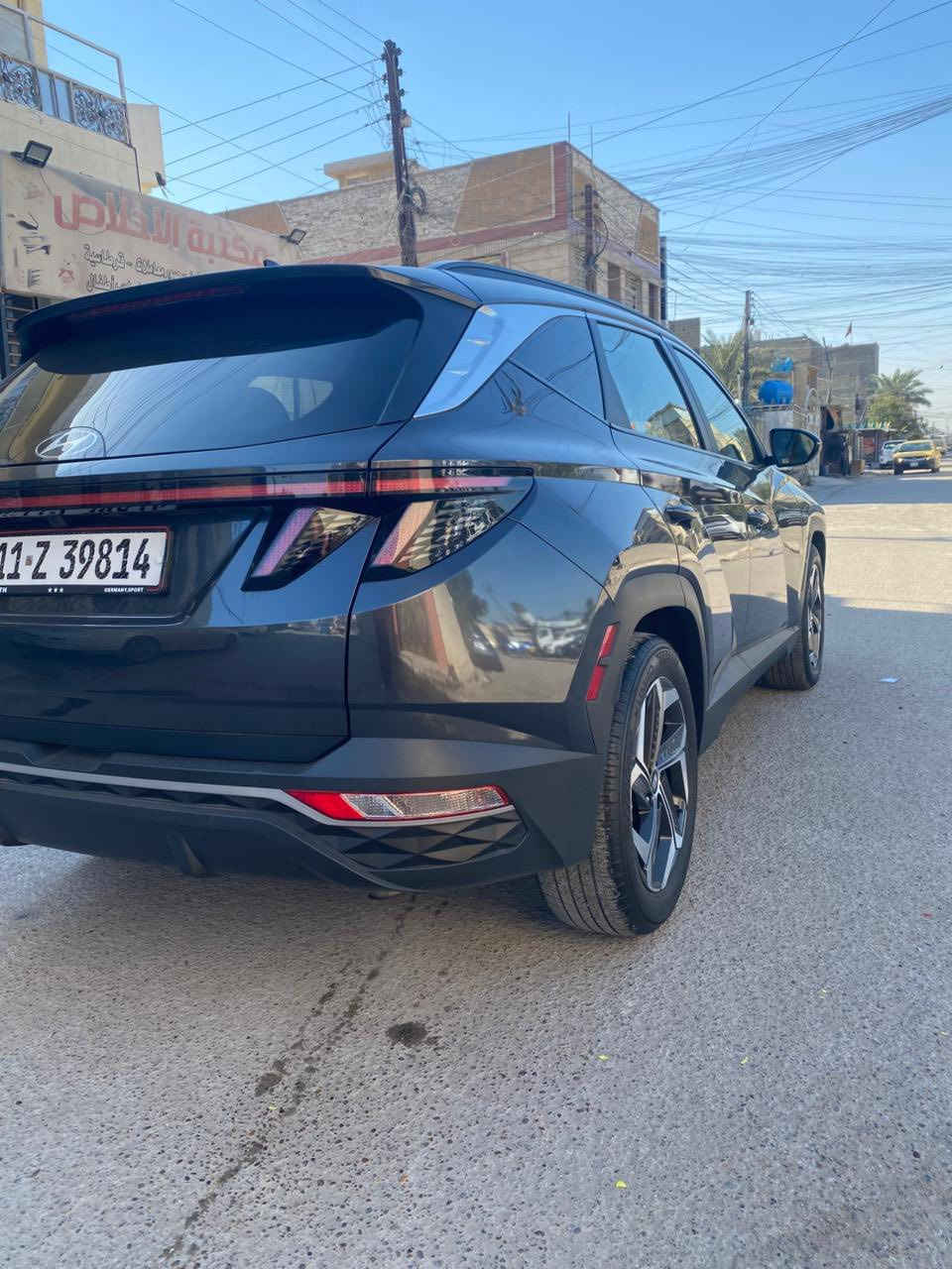 السلام عليكم 
توسان 2023 وارد امريكي 
الحادث داخل المنشور 
مواصفات فول 
ماشيه 32 الف
محرك 2500
السعر 185 وبيهة مجال 
العنوان بغداد حي اور 
***********
