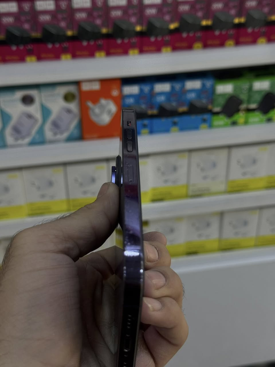 سلام عليكم ايفون 14 برو ماكس للبيع الجهاز نضيف كلش باب اول بطاريه 89 حقيقي ذاكره 256 شرق اوسط ماستر الجهاز ويا لزكه وعدسات وكفر الشراي يراسل عنواني بغداد حي جهاد او دوره شارع الصحه
*********** واتساب
