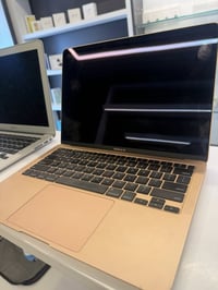 ماك بوك اير قطعتين  الاول : اير core i3 لون روز كولد سوبر سلم  اصدار 2...