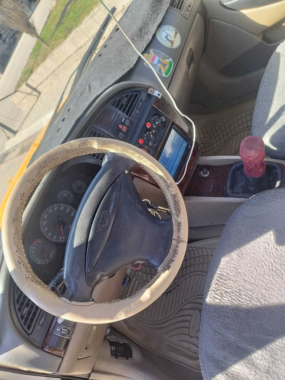 السلام عليكم دايو نوبرا موديل 2000 رقم كركوك بطاقة بانزين بيها نقابة صفر صاحبها موجود بكركرك شرط محرك وگير بلادي مال اوبترا تبريد شرط بس غاز السيارة بس صدرها نص عمر والباقي شرط تايرات جديده كهربائيات كلها شغالة عنوان السيارة كركوك داقوق السعر 35 رقم المبايل ***********
