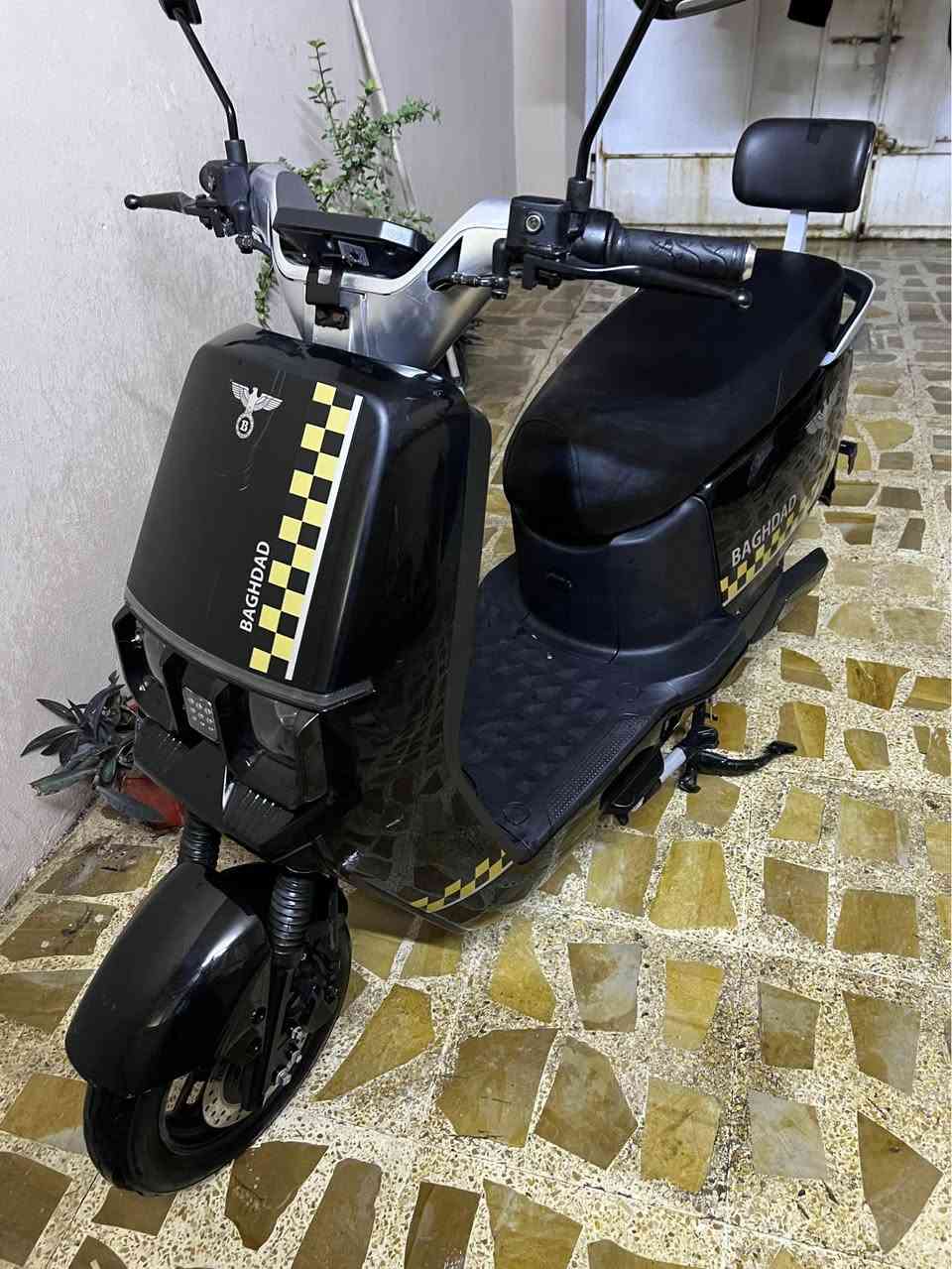 مواصفات بيها كلش حلوه لايت زنون عالي وناصي 4اشاير ودبل سرعه 75 بيها  ضد ماء والله اغسلها كل فتره انضام البك يعني ترجع ليور للعلم دراجه موصيني ولاياباني دراجه عراقيه صنع بغداد وسمها بغداد واني جبته بيدي مناك الله شاهد وماصار هواي جبته بشهر 9 امانت الله سبب لبيع اريد سيارة دراجه كلش حلوه وخدميه معنه كلمه تمشي مسافات بيعيده  سعر 8ورقات $ العنوان اربيل هفلان *********** أربيل, العراق
