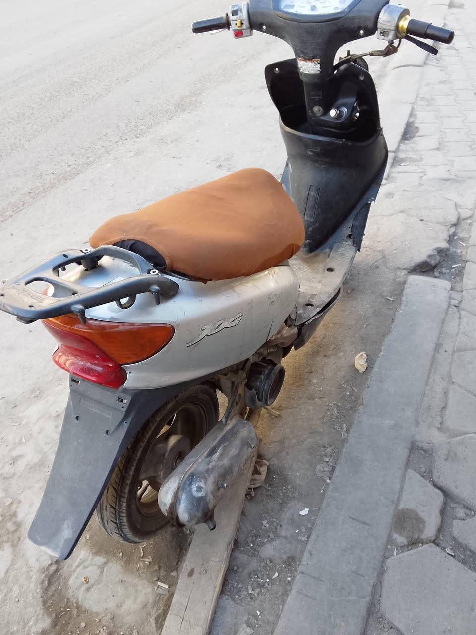 سلام عليكم دراجه بسعر 110 قفل100   شغاله نص هندر شلعه ومعدل ابيع كوم حديد مكاني بغداد الحريه ***********
