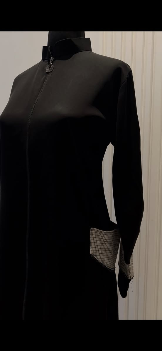 عبايه خليجيه قماش  جرجيت انترنيت درجه اولى  سواد فاحم يجنن باللبس مناسب للطلعات والمناسبات متوفر كل القياسات  عليهن تخفيض لان قطع اخيره محدوده بدل 45 الف صار السعر 25 الف فقط ع هذول القطع


**إذا كنت صاحب هذا الإعلان وتريد حذفه لأي سبب، رجاءا أرسل رسالة إلى الدعم الفني**