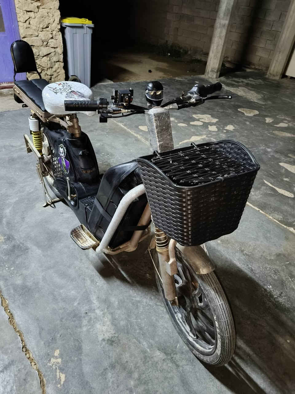 دراجه شحن لبيع
نقص شاشه فقط 
بطريات ولي لاصليه خمس بطريات صارلي اسبوعين من حطيته وشاحنه اصليه تفصل وحده من ينترس شحن 
مكاني حديثه بروانه حي شرطه 
نضافه كما موضح بل صوره 
سعر 350 الف وبي مجال


**إذا كنت صاحب هذا الإعلان وتريد حذفه لأي سبب، رجاءا أرسل رسالة إلى الدعم الفني**