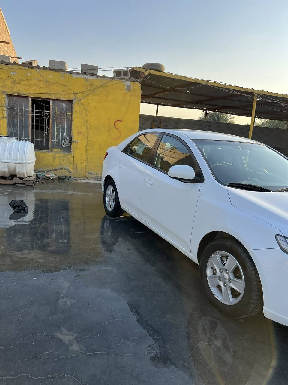 السلام عليكم   سيراتو 2013 رقم سلمانيه خليجي جاهزه سياره كير ومحرك مكفولات   شركه بيه باب سايق مصبوغ  فقد وبيه بارد باب الور سايق وبارد ال وره العبري غير هذا كلام تجي تسوي سونار اني اخسره اذا طلع غير هذا الكلام  مابيه نقص سياره بسم ولد صديقي تحويل مباشر مكاني بابل جبله
سعر 100 وبيه مجال
  *********** 
***********
