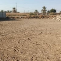 قطعه للبيع المساحه 1000الواجهه 25والنزال 40متوفر كافة الخدمات ماء +كهر...