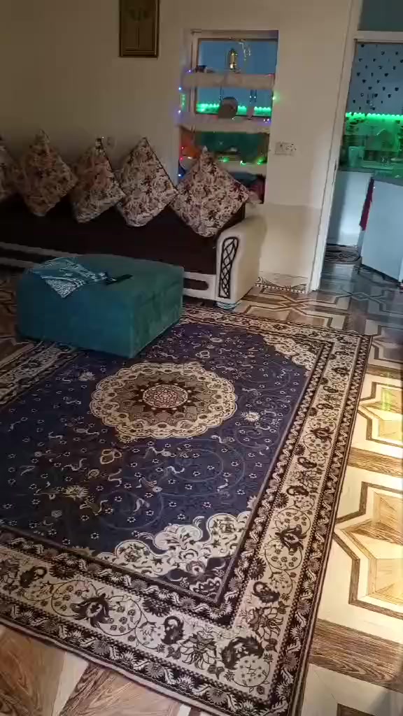 بيت 100 متر ( رقم )5*20 بحي عسكري خلف مقر بارتي القديم قريب على اسواق مرهون وجامع الشهيد  ومدرسه قطرة الندى فول كاشي يتكون من حوش صغير  وغرفه استقبال ومطبخ وغرفتين نوم ودرج داخلي وبيتونه فوك وحمام داخل غرفه سعرها 43 مليون وبيه مجال اذا ويه غراض البيت كامل ب46 مليون 🔒 ***********
