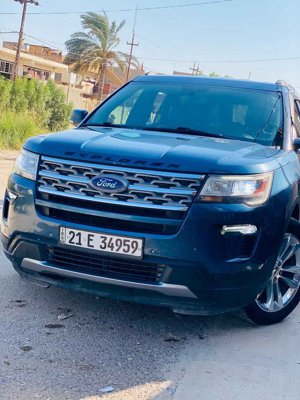 Ford explorer 2018 xlt 
ماشية ٩٤  الف مايل 
كشنات جلد 
تحديد سرعة 
كاميرا كبيرة 
حساسات اربع اتجاهات 
محرك ٦ سلندر ٣٥٠٠ 
بدون ايرباك 
ضرر خلفي
مع فحص السونار مرفق مع الصور 
***********
