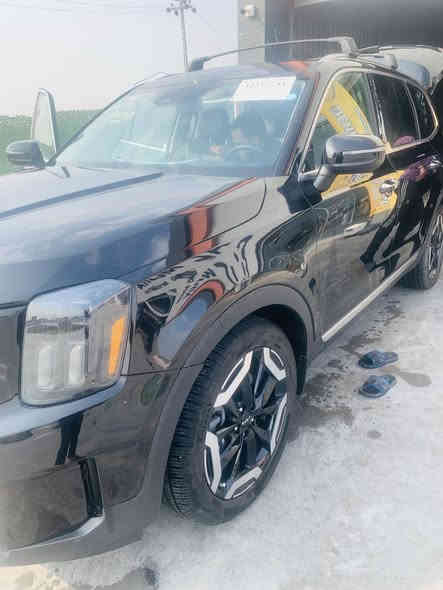 السلام عليكم 
كيا تيلورايد موديل 2024 فئه s 
رقم بابل 
الموصفات :
1- كاميرا خلفيه 
2- التحكم على المنحدرات 
3- مستشعر وقوف 
4- تدفئه مقاعد 
5- فتحت سقف 
6- حساس مطر 
7- نظام المفاتيح ذكي 
8- مقاعد كهربائيه 
9- المصابيح الاماميه ليد 
10- التشغيل عن بعد 
11- نظام ABS
12- 10 وسائد هوائيه 
13- فرامل الوقوف الإلكتروني
السياره نظيفه و حادثها تبديل جاملغ ايسر وصبغ حافة البنيد 
السعر 275 ورقه
مكان السياره الاسكندرية 
للاستفسار***********
