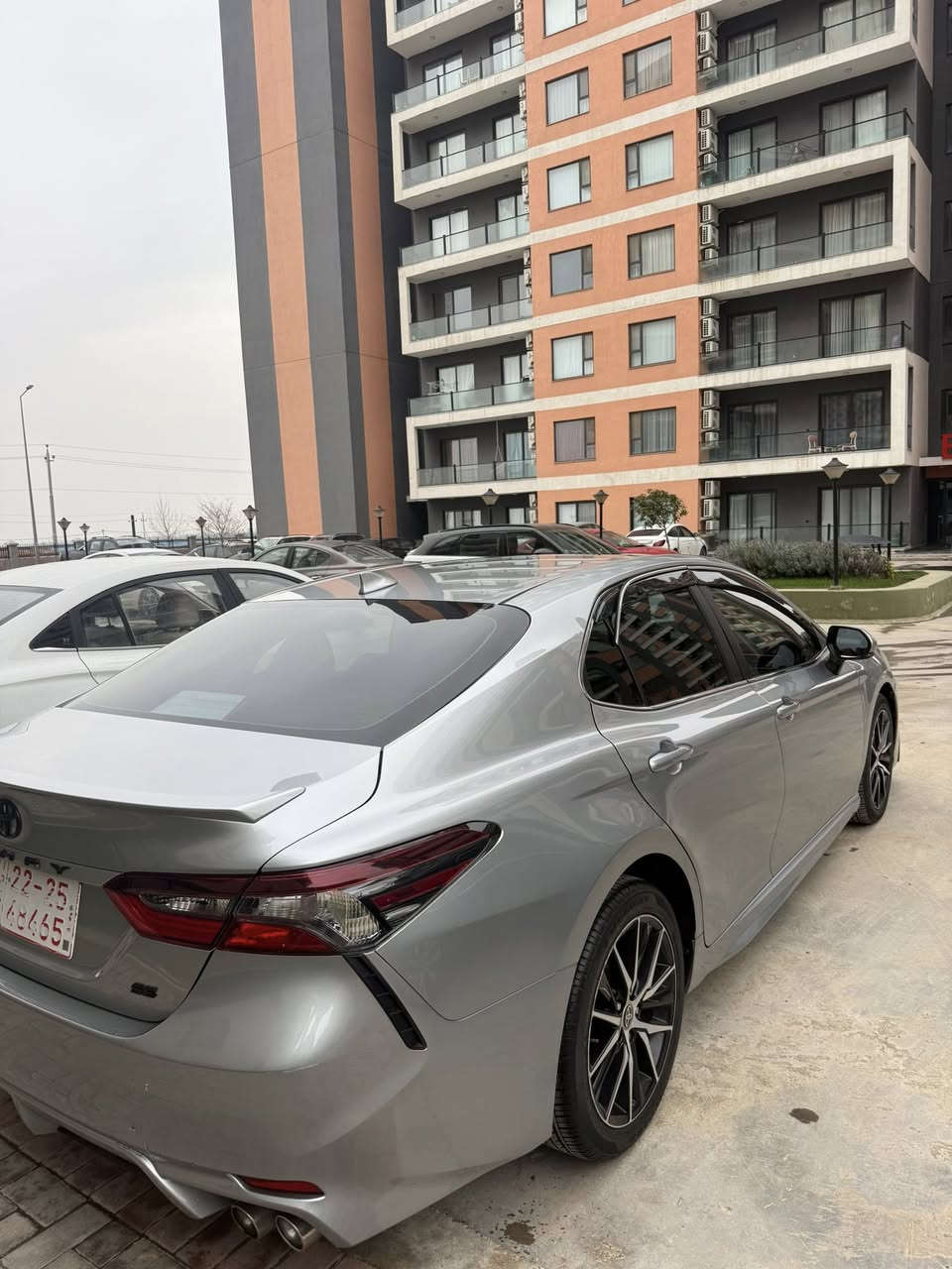 السلام عليكم كامري مديل 2023 ‏￼السياره جديده بمعنه الكلمه ماشيه 63 ميل موصافات SE فول ماعده البصمه فتحه نقطه عمياء اشاير با مري رادار امامي خلفي حساسات خلفيه السياره تلاثه انضمه  قياده السياره كاتي فحص وحزه جديد السياره ترقيم شمالي حادث السياره جاملغ وبنيد ***********
