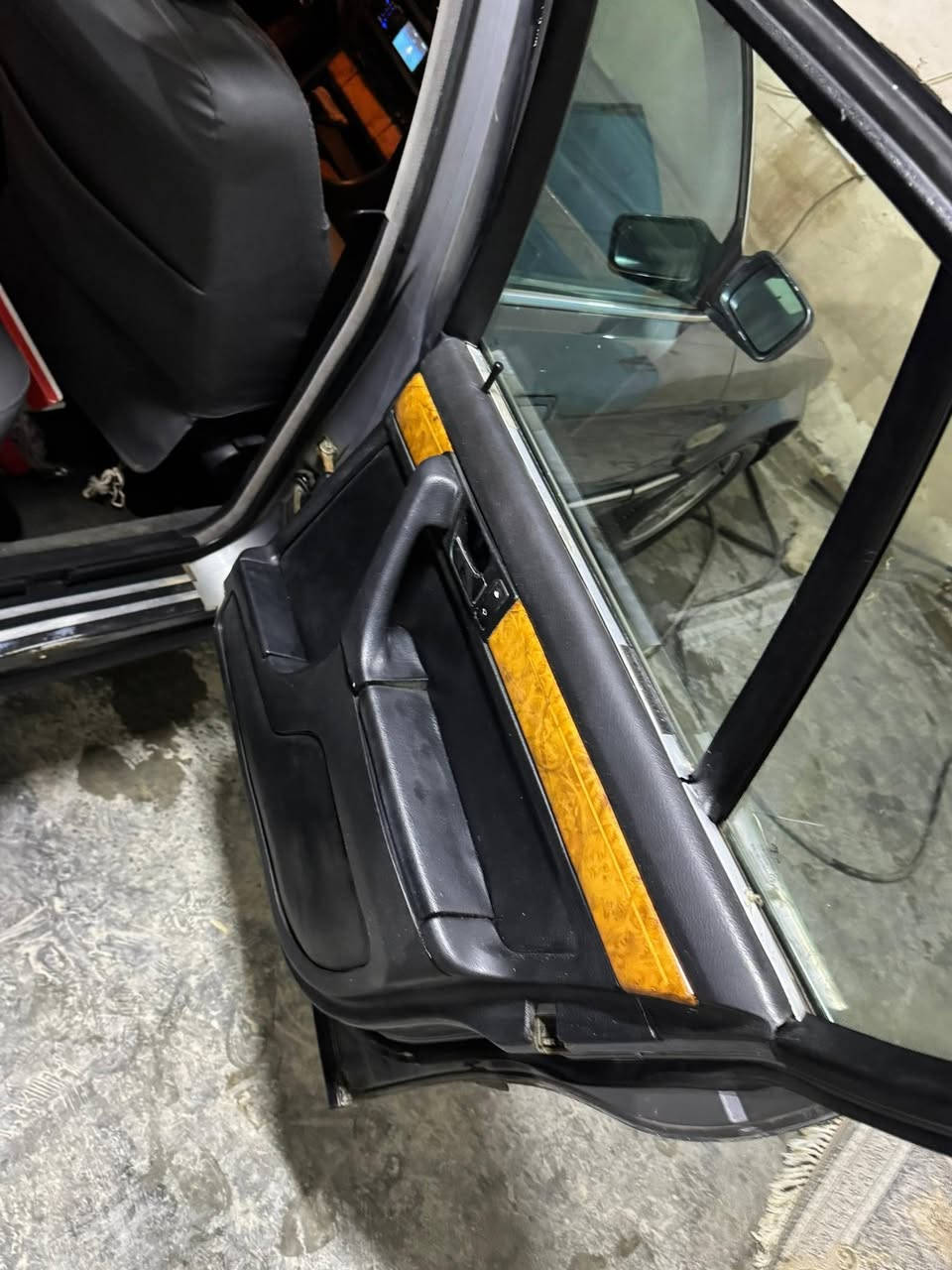 السلام عليكم
‏  bmw 735 بيع او مراوس 

موديل 93

رقم بغداد الاماني 

محرك 35 

تبريد شغال

محرك كير شرط

ايرباك 

صاج ملكي 

ويل خليه اصلي 

كشان جلد ميكانيك 

سنتر لك تقفل سويج يصعد جام وتنزل فتحا

كهربائيات كلها شغاله 

لا جطل ولا تحوير سياره بلادياتها سليمه 

بيها طخه خفيفه بل بكلايت الايسر الخلفي معمره حلو 

صدر خلفي امامي جديد 

سعر 50 بيها مجال 

مكانها الانبار حديثه (وبغداد الحسينيه)  ***********
