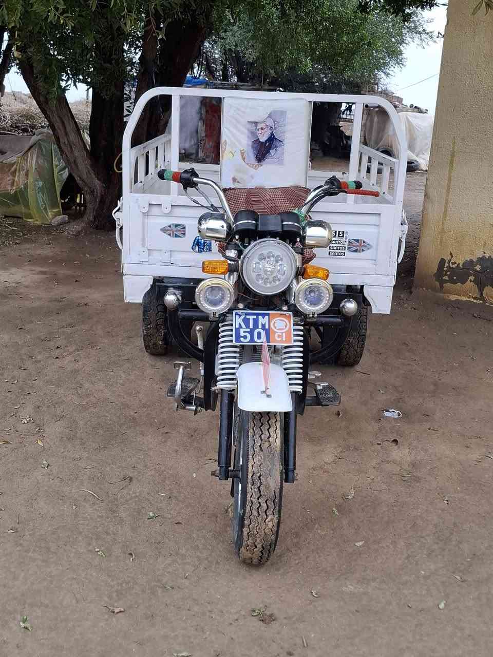 سلام عليكم شباب ستوته للبيع موديل 2013 تعمير جديد مكينه مفتوحه ولفات فقط مكان ناصريه قضاء سيد دخيل سعر 1600 وبيه مجال 
ملاحظه الستوته احله من الصوره ماتذب عليه الف جاهزه اي ستفسار انتصل ***********
