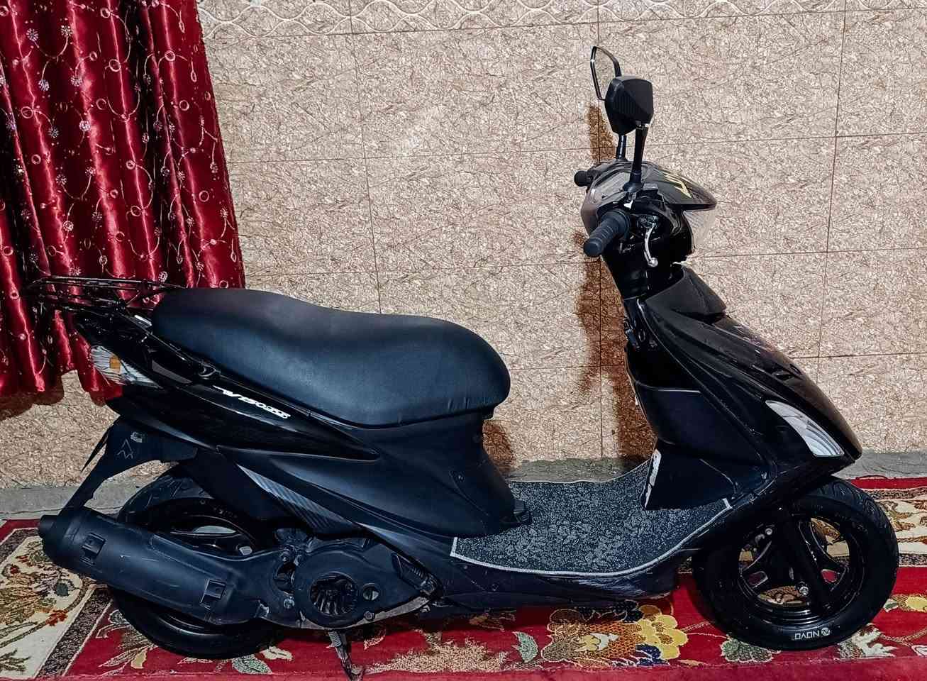 #الجميع
بسم الله ماشاء الله صلو على الحبيب محمد
#متاح دراجه ساسوكي ادرس #ياباني نوزل نكره سلف الدراجه رنبه الدراجه لوك نضافتها 100 100 الكهربائيات كلها شغاله مكانها فلوجه ملاحظه الدراجه بدون اوراق وكفلها من كل عيب السعر 650 للاستفسار  ‏‪***********‬‏
