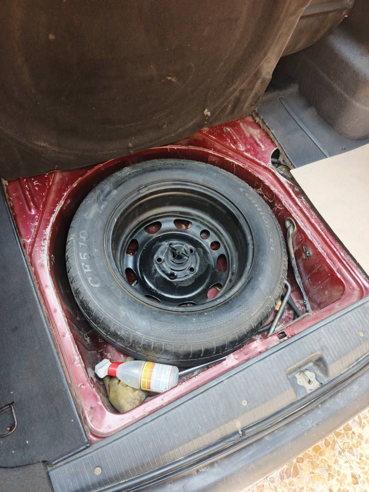 السلام عليكم
#اوبل_اوميكا_بزون_استيشن_1995
السيارة رقم نينوى باسمي رقم جديد إنكليزي
الكير أوتوماتيك شرط والكسل شرط 
المحرك ٢٠ كبس شرط لا رخاوة فقط اثر بخار يشتغل دمعة 
السيارة عليها ادامة كامل 
تدفئة شغال تبريد شغال لكن حاليا يحتاج كمبريسر فقط 
بدون ضرر ولاقطرة معجون ولا خايس دواير ما مصلح  السيارة مسستم 
#السعر_٥٥ بيها مجال 
شراي اتصل 
 
اخوان كلشي ذكرت الشراي يتصل 
عنوان موصل 
***********
*********** موصل, نينوى
