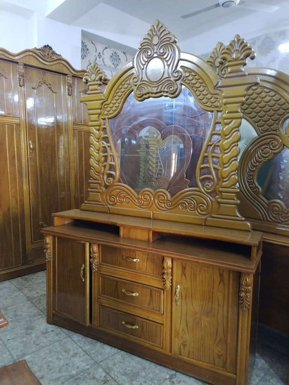 غرفه 5 باب ملحق صاج داخل وخارج ضهر جرجوبه شغل درجه اولى مستعمل موديل دنك زان مصري بغداد الأمين الثانية ***********
