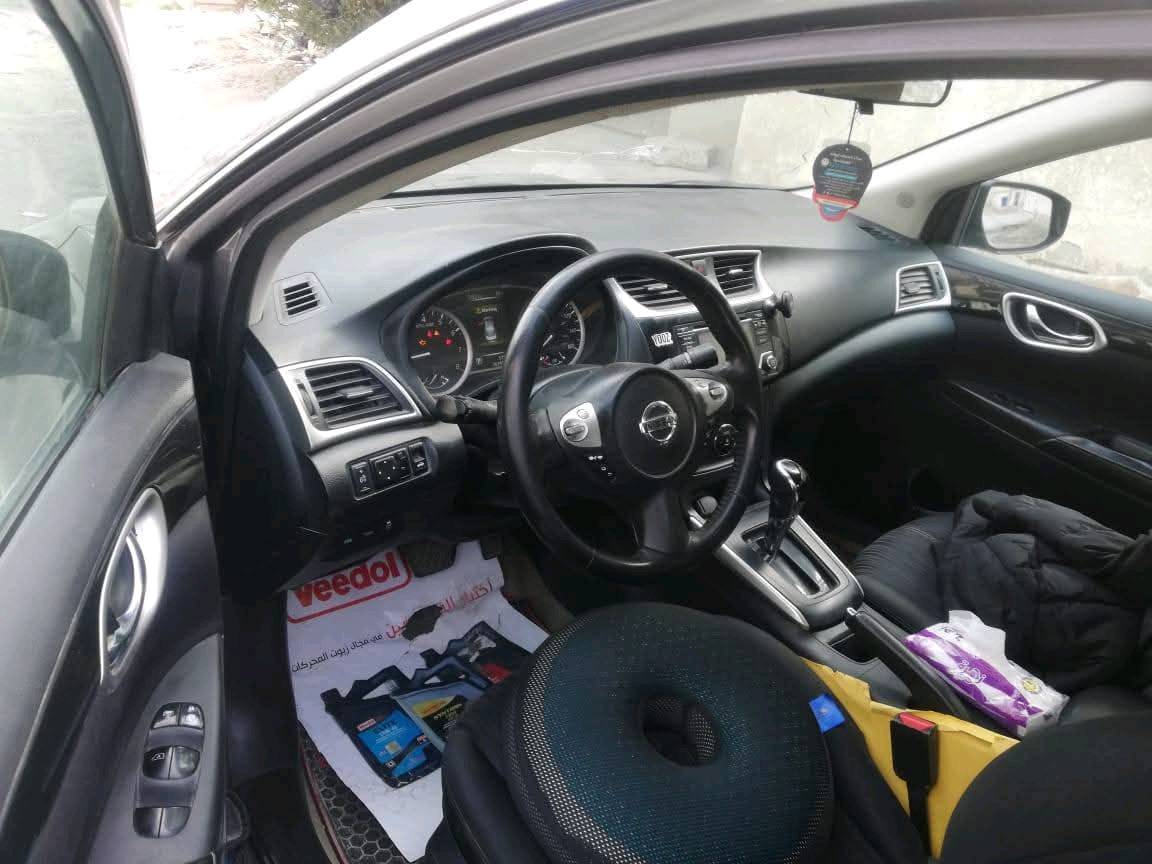 
السلام عليكم، أعرض للبيع سيارتي نيسان سنترا موديل SV موديل حديث بلون رمادي ميتاليك. السيارة نظيفة من الداخل والخارج ومزودة بعدة ميزات مثل نظام تكييف هواء ممتاز وأجهزة ملاحة معاصرة. تتميز بتصميم أنيق وجذاب وتعتبر مثالية للعائلات. للاطلاع أو الاستفسار، يرجى التواصل معي.