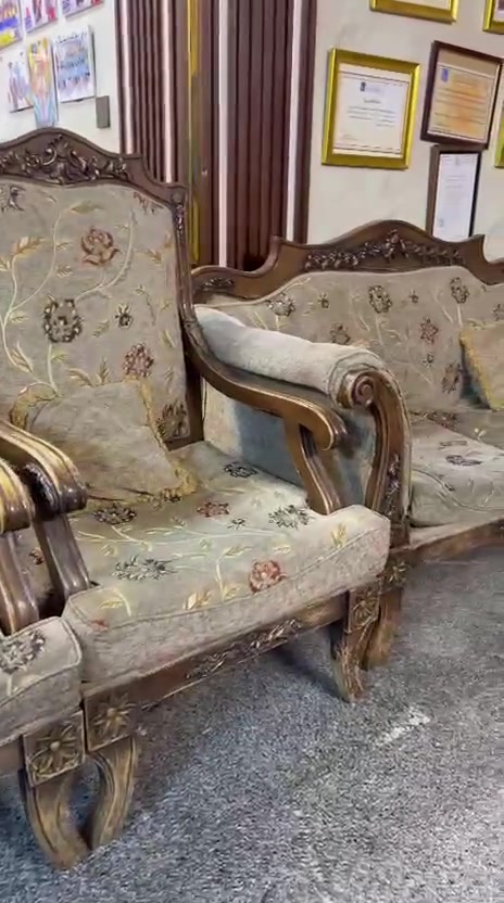 تخم مصري تسع مقعد مع طبلات  المكان حي الجامعة


**إذا كنت صاحب هذا الإعلان وتريد حذفه لأي سبب، رجاءا أرسل رسالة إلى الدعم الفني**