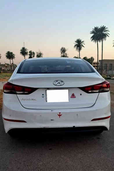 السلام عليكم
للبيع هونداي النترا 2017 خليجي 1600 دوش اقتصادية
رقم بغداد بسمي
ماشيه 70 الف 
بيهى طخه بل جاملغ الخلفي عكس السايق موضحه بل صوره 
اشاير مري
تخم تاير جديد
تبريد قطعتين 
شاشة +كامرة  
كير ومحرك كفالة عامة
السعر 135،،،، مكاني بغداد مدينت الصدر  ممتواجد عل فيس هاذ رقمي ***********
