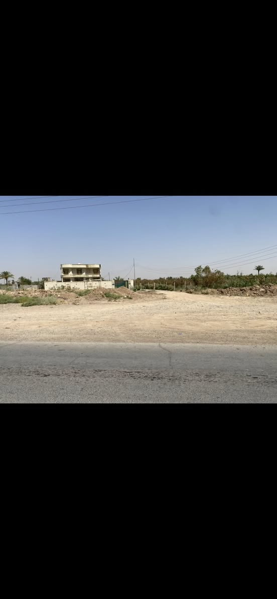 السلام عليكم قطعة ارض 1400 عقد زراعي عل شارع العام يربط بين قظاء الضلوعيه وناحية النهرين بصف بيت احم الياس وجه ***********
