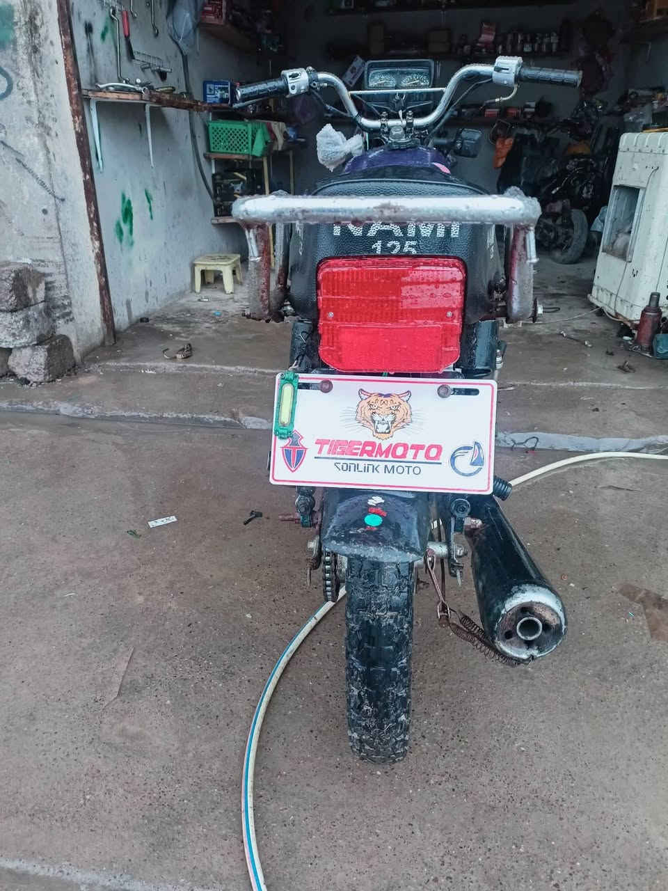 السلام عليكم ماطور تايكر موديل 17 ماكور امرتب كلشي شغال محرك دمعة شرط اشاير كهربائيات شغالات سعر 225 بي مجال بسيط  حك الجية


**إذا كنت صاحب هذا الإعلان وتريد حذفه لأي سبب، رجاءا أرسل رسالة إلى الدعم الفني**