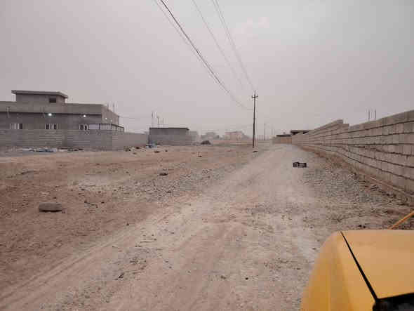 قطعه للبيع 250 متر قرب بيت دكتور ياسين السعر 5 اونص كهرباء ماء مدرسه قريبه الاتصال ***********
