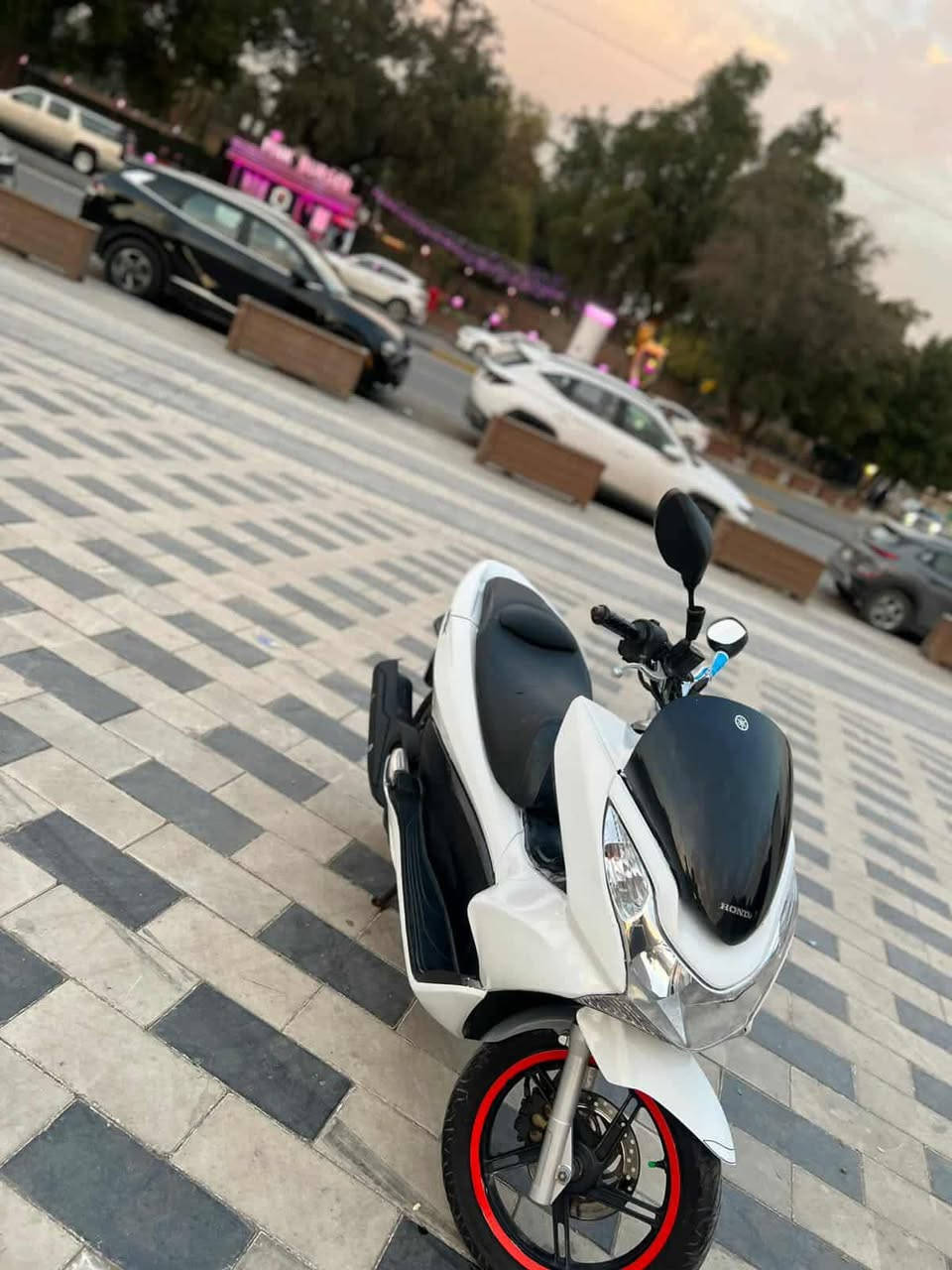 سلام عليكم PCX جيل اول ياباني

مكفوله من التاير للتاير شرط كفر ومكينه بلادي 

ماشيه 37🏍️ 

مكينه 150☑️ 

حساس زدحام ☑️

حساس ستان ☑️ 

مابيه اي نقص شرط المكينه اذا مفتوحه ترجع الدراجه السعر مليون300 الف بغداد الكرخ الاتصال على الرقم ***********
