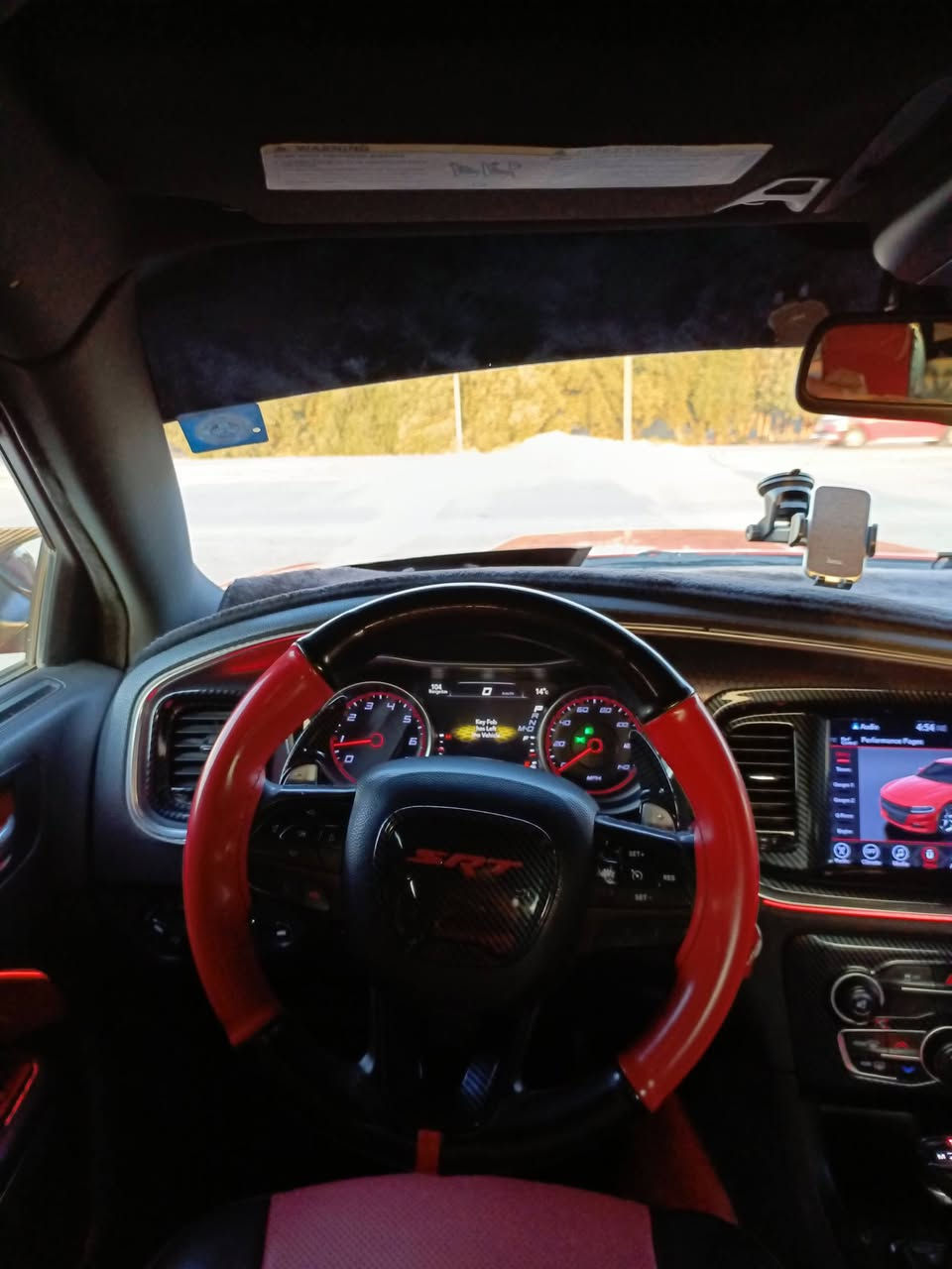 السلام عليكم جارجر مديل 16اصل فول مواصفات عده الفتحه السياره كفاله عامه من كل ضربه فقط تغير لون بدون قطرت معجون السياره جاهزه من كلشي كل نقص ما بيها ماشيه 160kحقيقي اريد مراوس بلون ابيض سعر 175وبيها مجال بصيط خاص مفتوح ***********
