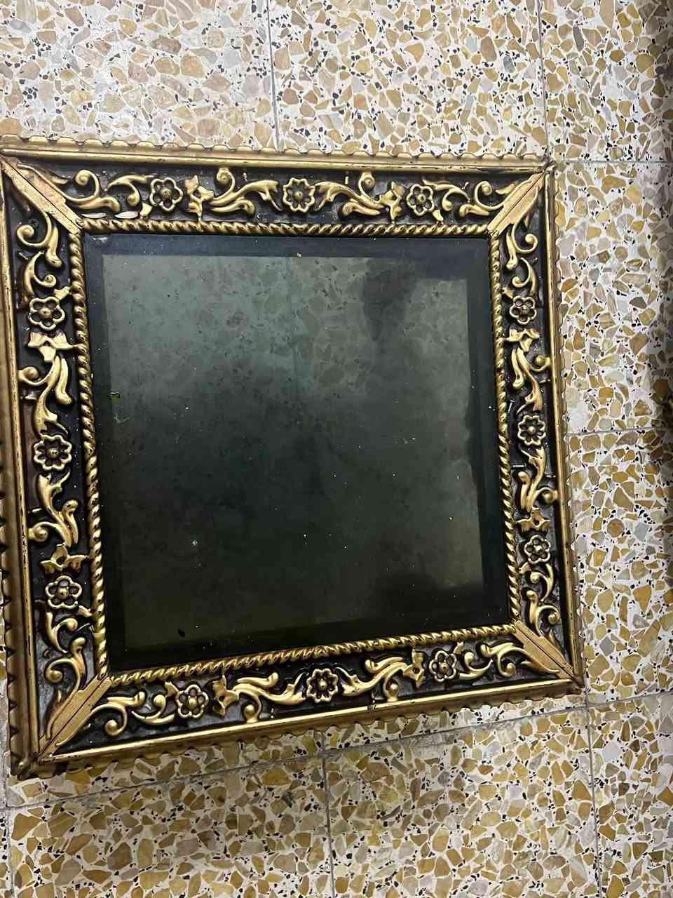 سلامً عليكم تخم تاج نضافه أمام عينك ويا ثلاث طبلات جام. المكان الشعب حي سومر رقم ***********
