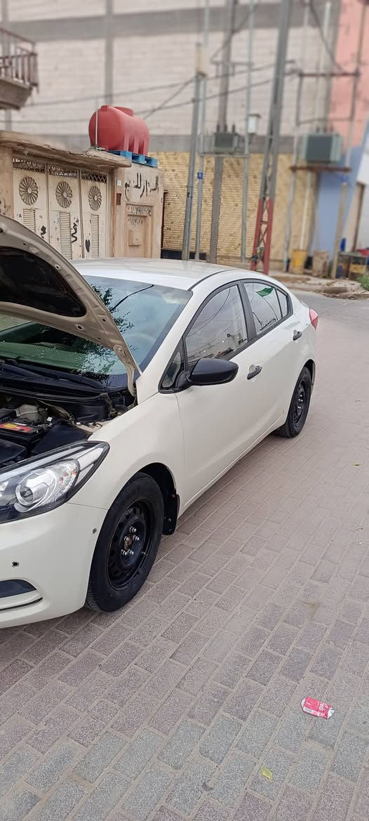 سيراتو موديل 16 خليجي مكان السماوه بسمي سونار موجود بل منشور السعر 105     ***********
