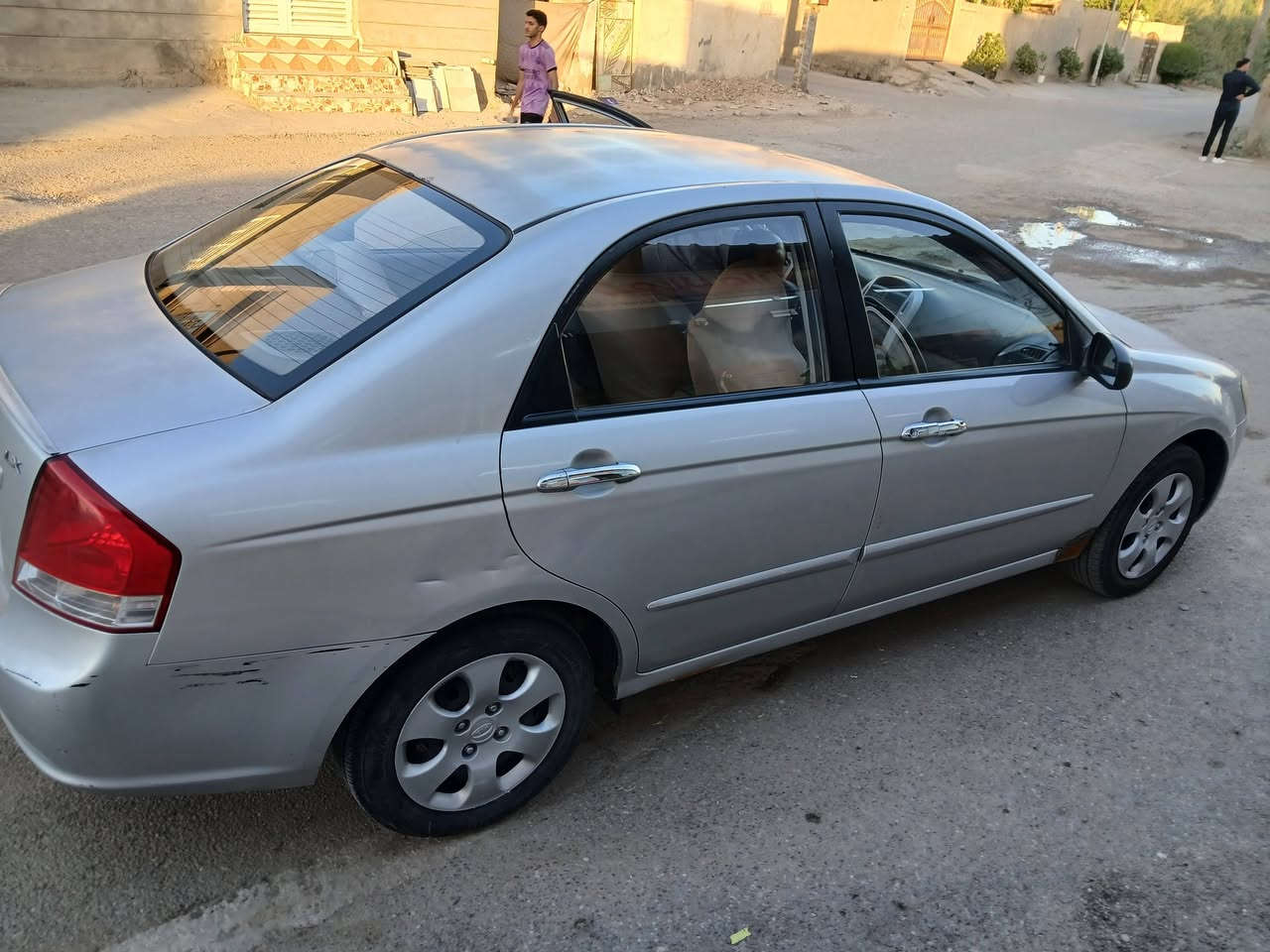 للبيع سيراتو موديل ٢٠٠٩ بلاديه نقص كمبريسر عاطل سياره بلاديه السعر 75 بيهه مجال مكان السيارة بابل مركز المدينة رقم صاحب السيارة، ***********
