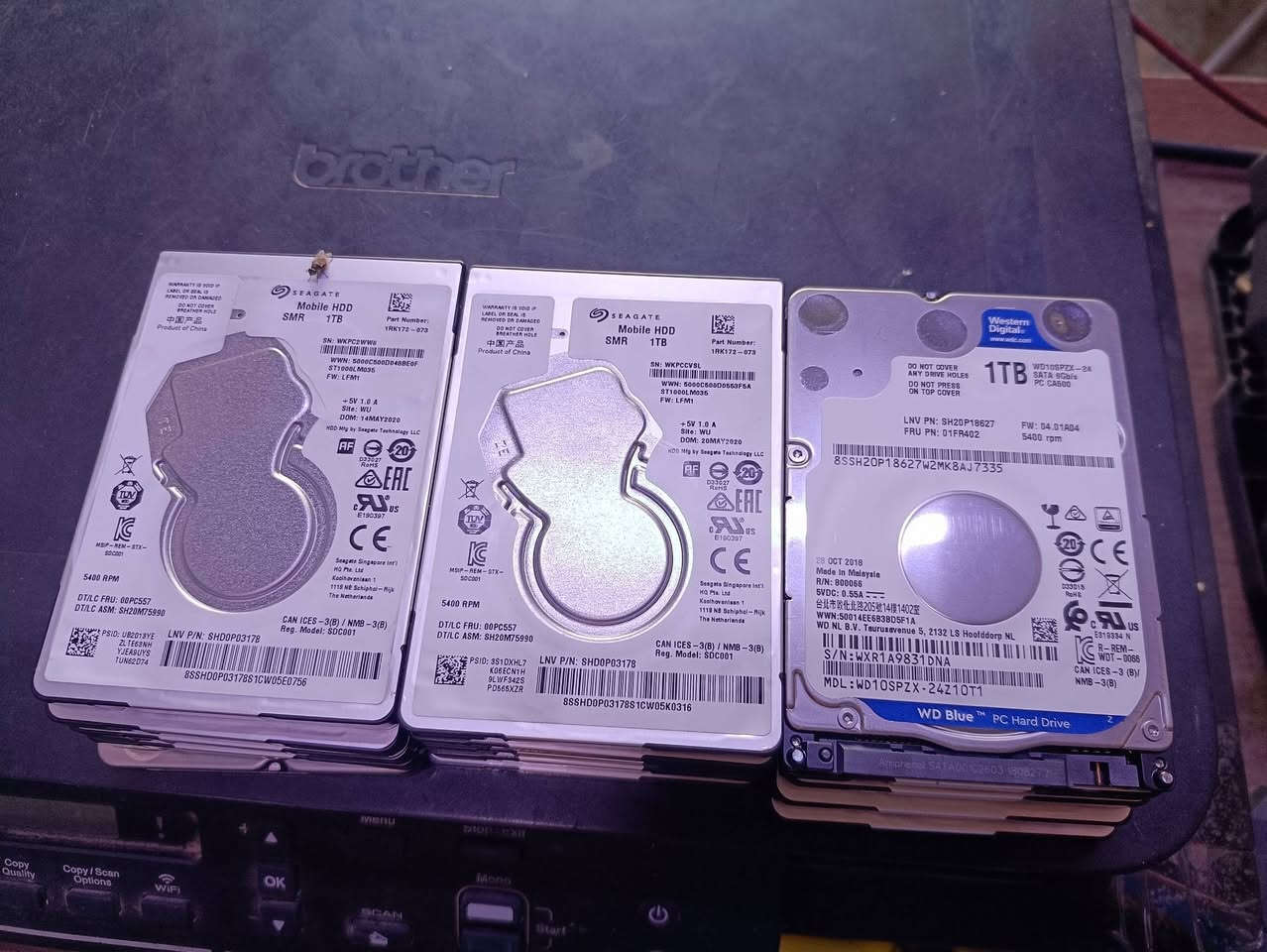 عروض الهاردات للبلي 4 نوعية Seagate الاصلي و ماركة WD 1 تيرا 1000 كيكا
هارد 1TB موسع مع راك مع 15 لعبة بسعر 55 الف 
هارد 1TB موسع مع راك مع العاب من اختيارك بسعر 60 الف 
هارد 1TB فارغ  مع راك فقط سعره 45 الف 
...
مكاني بغداد مدينة الصدر حي طارق شارع الوسط 
متوفر توصيل كافة المحافظات


**إذا كنت صاحب هذا الإعلان وتريد حذفه لأي سبب، رجاءا أرسل رسالة إلى الدعم الفني**